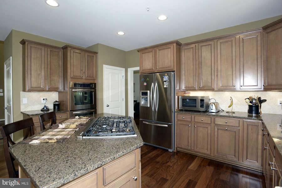 13233 Moonlight Trail Drive Silver Spring, MD 20906 - Photo 6 of 29 Granite counters, stainless steel appliances