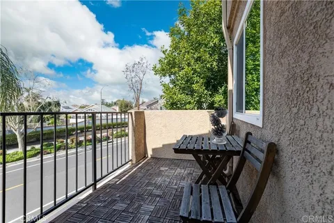 $499,888 | 2712 Montego Way, Unit B, Ontario, CA 91761