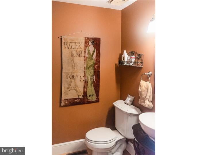 268 Hill Road Elverson, PA 19520 - Photo 11 of 23 Half Bath