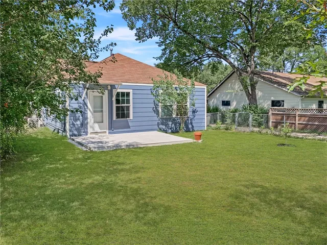 $1,300 | 805 East 27th Street, Bryan, TX 77803