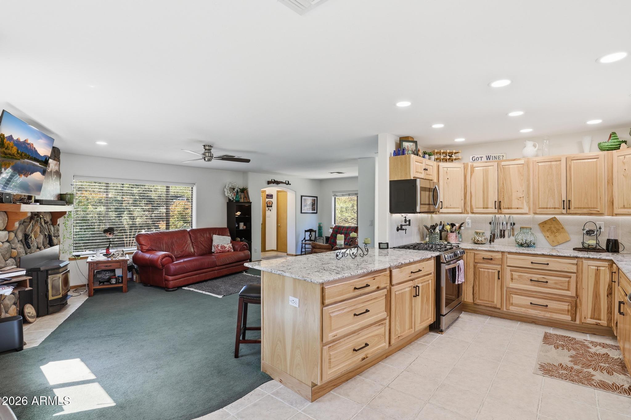 901 South Ridgeway Street Payson, AZ 85541 - Photo 12 of 30 Kitchen/Great Room