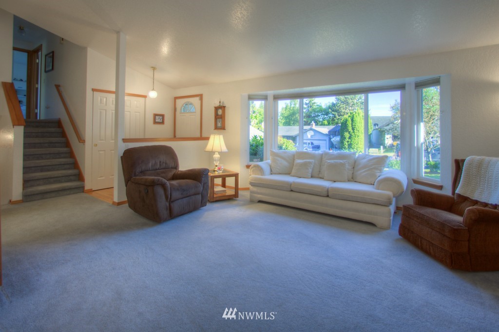 509 164th Place Southeast Bothell, WA 98012 - Photo 2 of 15