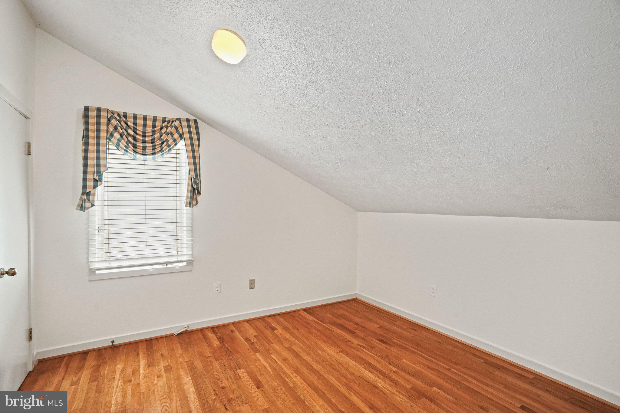 10320 Glen Road Potomac, MD 20854 - Photo 20 of 36 Gallery Image 20