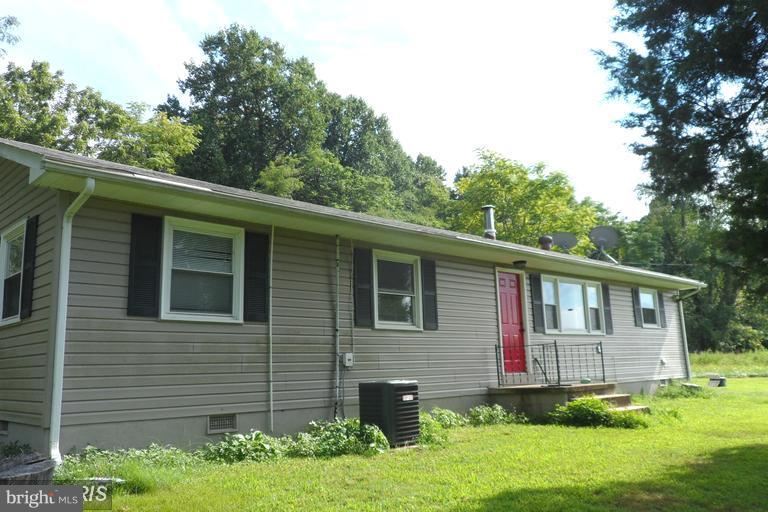Exterior (Rear)