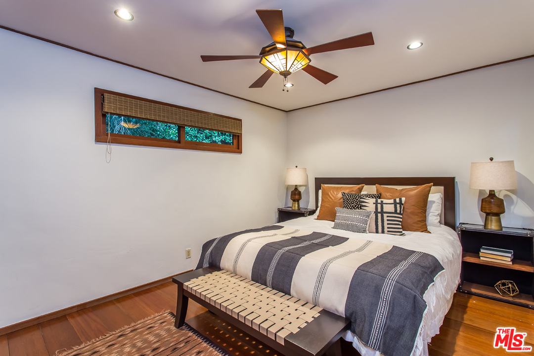 8427 Ridpath Drive Los Angeles, CA 90046 - Photo 14 of 27