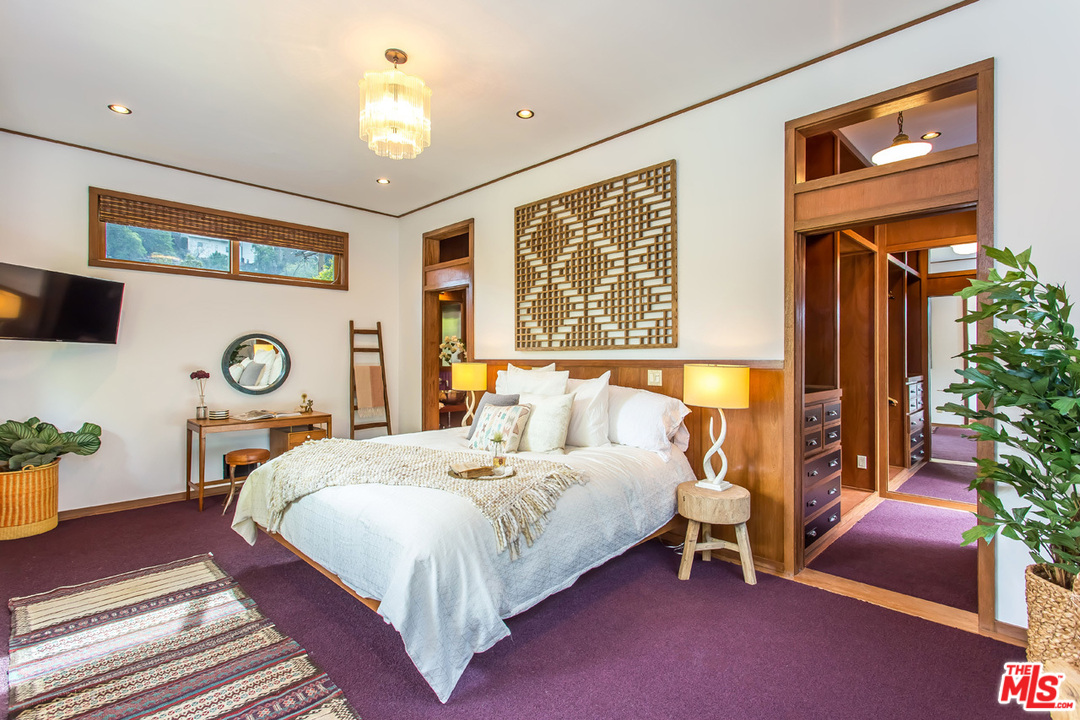 8427 Ridpath Drive Los Angeles, CA 90046 - Photo 16 of 27