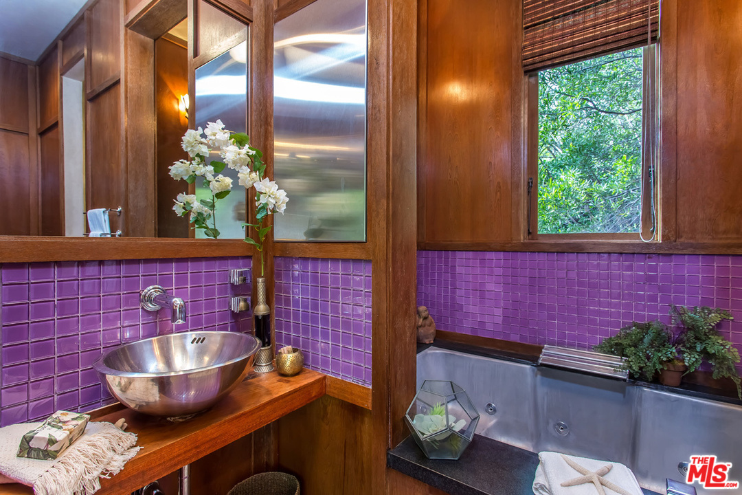 8427 Ridpath Drive Los Angeles, CA 90046 - Photo 18 of 27