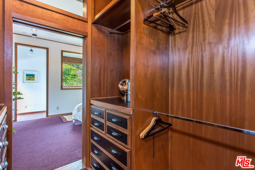 8427 Ridpath Drive Los Angeles, CA 90046 - Photo 20 of 27