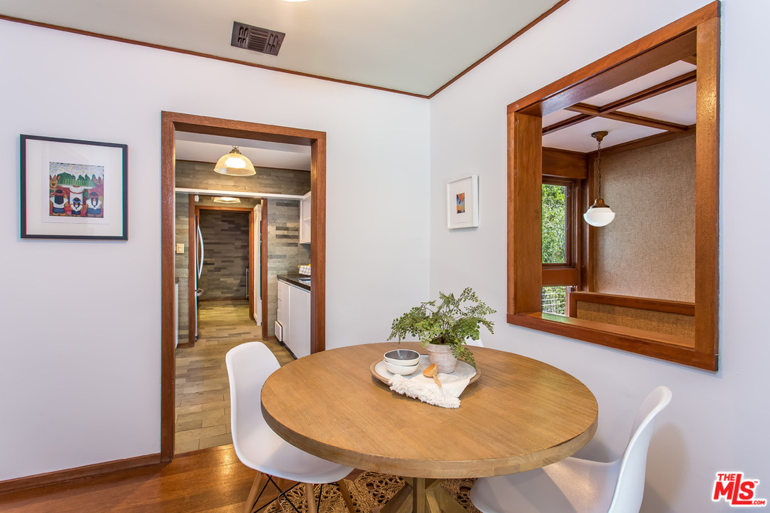 8427 Ridpath Drive Los Angeles, CA 90046 - Photo 3 of 27