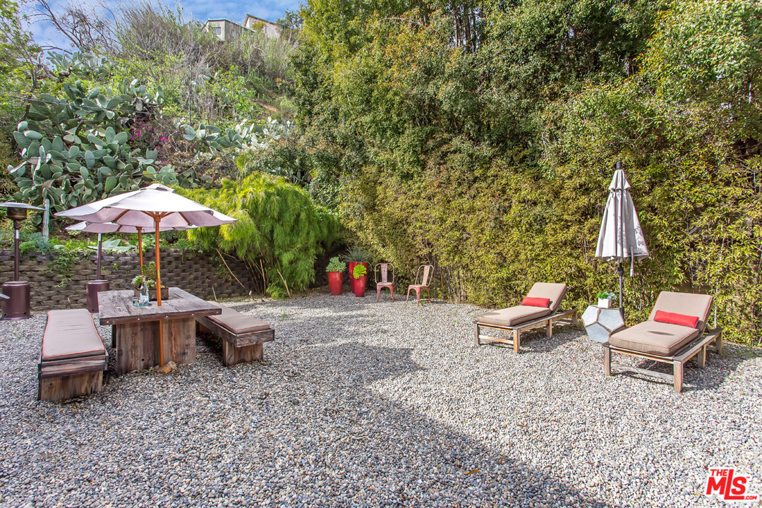 8427 Ridpath Drive Los Angeles, CA 90046 - Photo 23 of 27