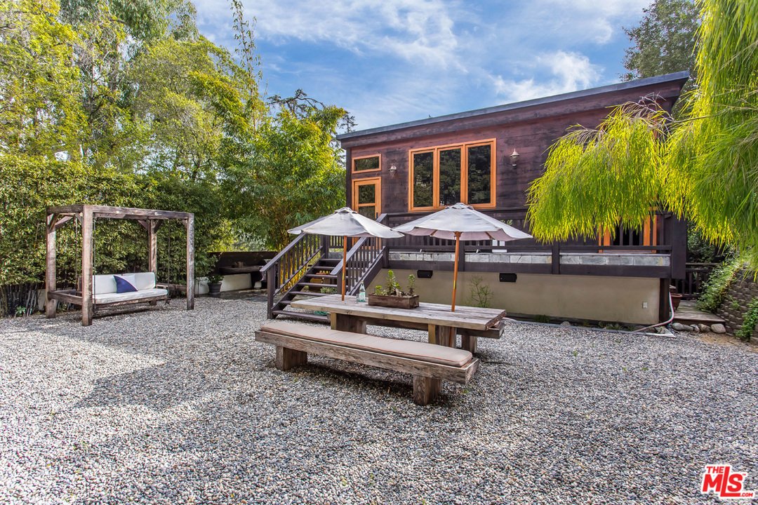 8427 Ridpath Drive Los Angeles, CA 90046 - Photo 25 of 27