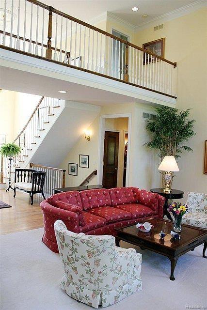 1879 Vinsetta Court Rochester, MI 48306 - Photo 10 of 23 Bright, spacious Great Room