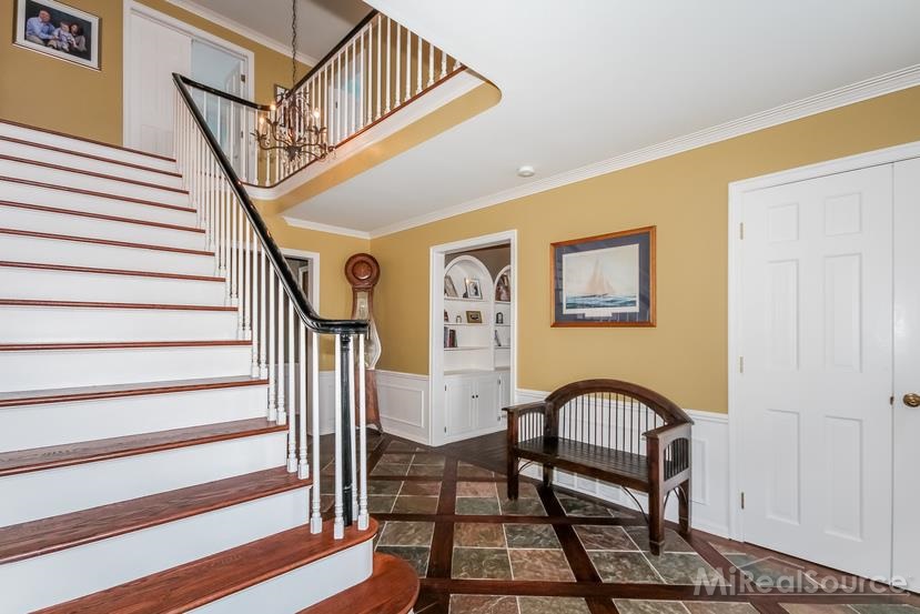 571 Lake Shore Road Grosse Pointe Shores, MI 48236 - Photo 3 of 43