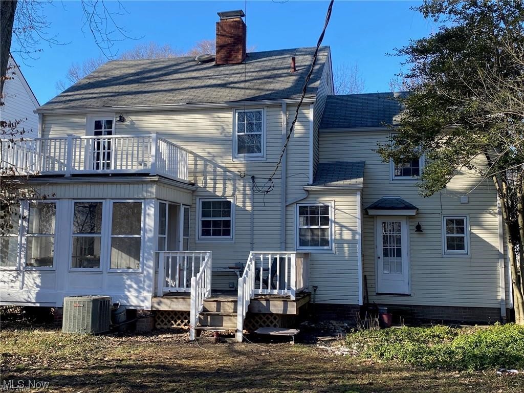 16248 Oakhill Road Cleveland, OH 44112 - Photo 3 of 29