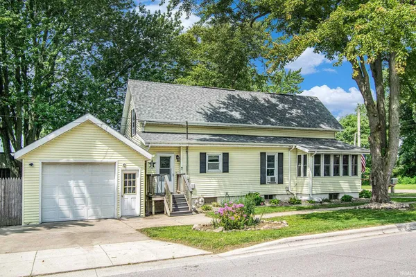 $259,000 | 317 East Waterford Street, Wakarusa, IN 46573