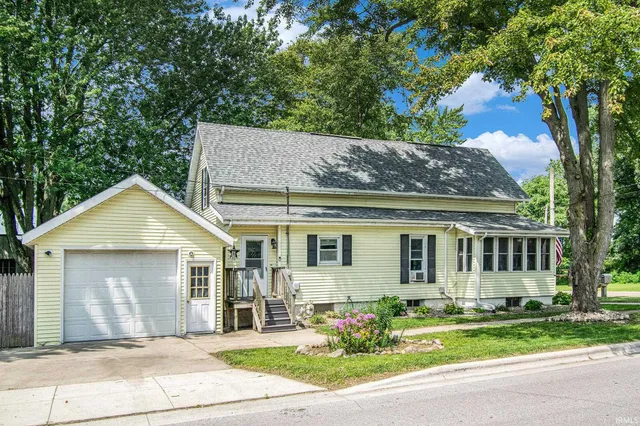 $259,000 | 317 East Waterford Street, Wakarusa, IN 46573