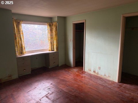 2010 East 26th Avenue Eugene, OR 97403 - Photo 9 of 12 an empty room with windows