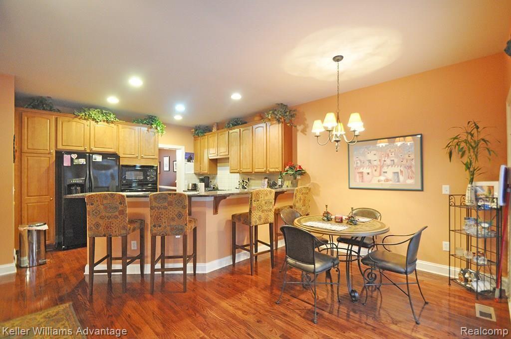 49648 Timber Trail Novi, MI 48374 - Photo 10 of 32 10_BreakfastNook_1-2.jpg