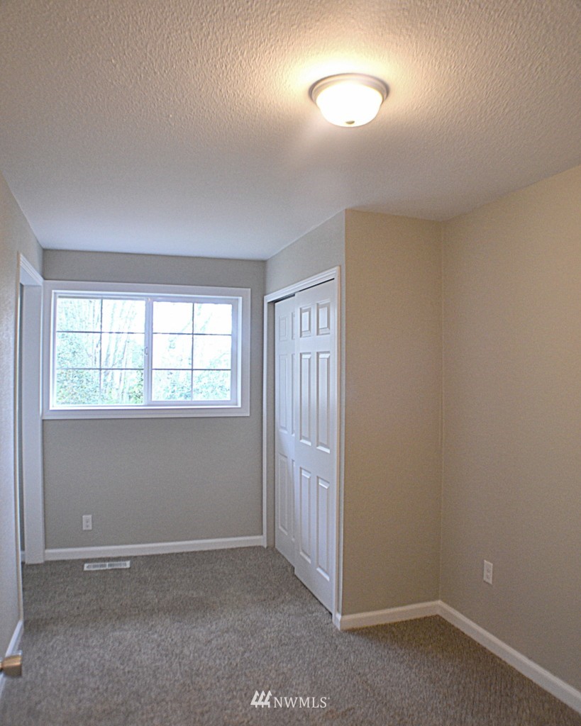1117 Magnuson Way Bremerton, WA 98310 - Photo 12 of 25 Gallery Image 12