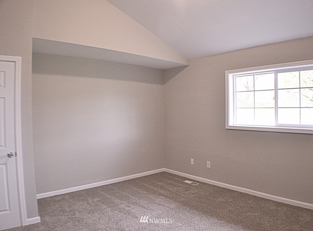 1117 Magnuson Way Bremerton, WA 98310 - Photo 13 of 25 Gallery Image 13