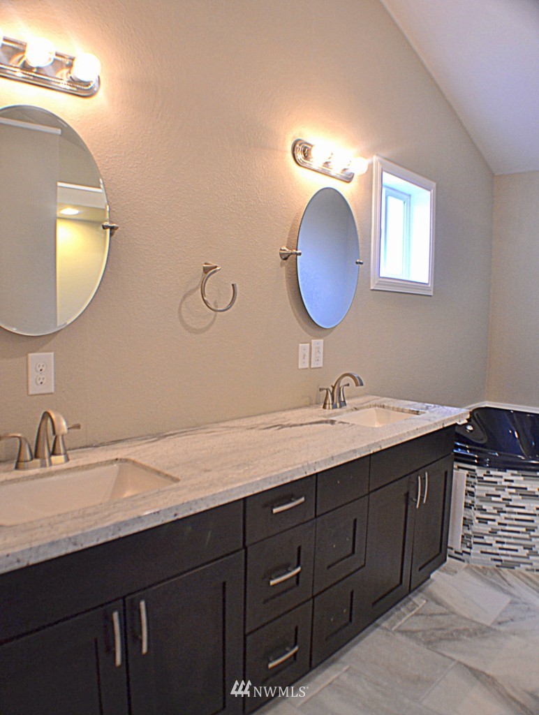 1117 Magnuson Way Bremerton, WA 98310 - Photo 14 of 25 Gallery Image 14