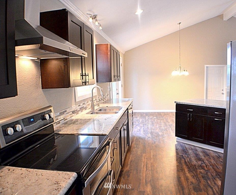 1117 Magnuson Way Bremerton, WA 98310 - Photo 8 of 25 Gallery Image 8