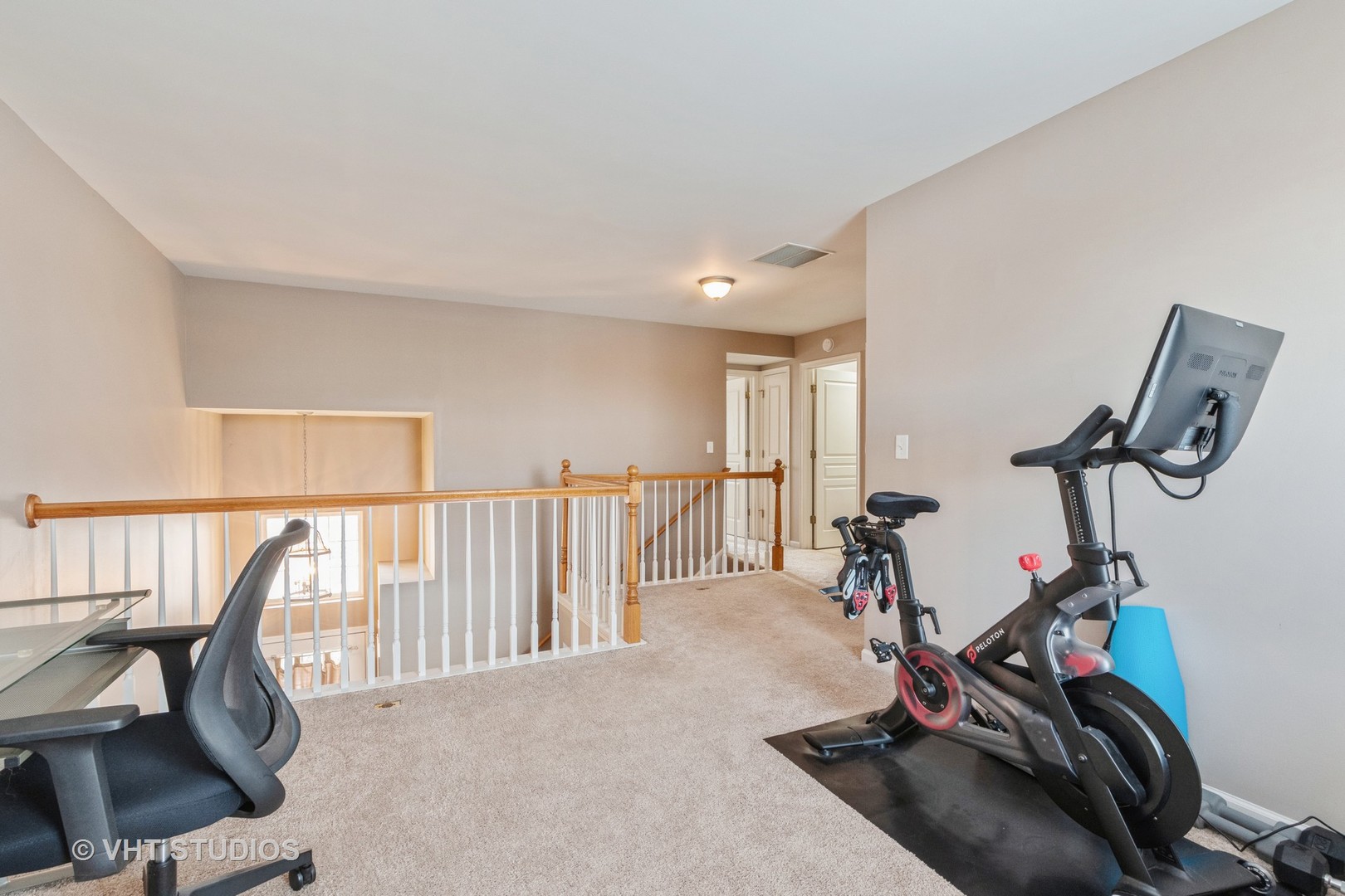 15320 Pinewood Road Lockport, IL 60441 - Photo 13 of 22 a view of a room with gym equipment