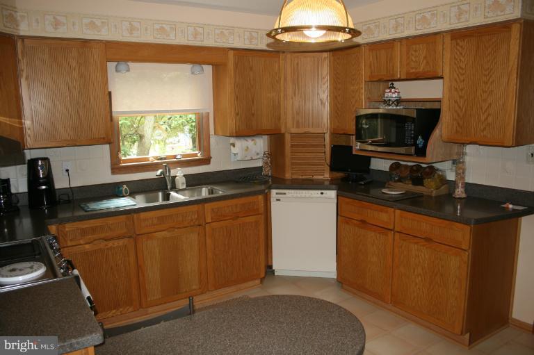 340 Somerset Road Pasadena, MD 21122 - Photo 24 of 30 Kitchen