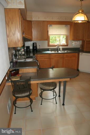 340 Somerset Road Pasadena, MD 21122 - Photo 25 of 30 Kitchen