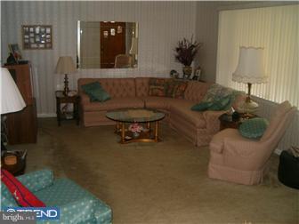 9542 Rising Sun Avenue Philadelphia, PA 19115 - Photo 3 of 10 Living Room