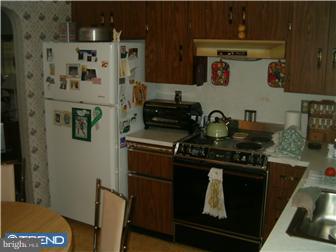 9542 Rising Sun Avenue Philadelphia, PA 19115 - Photo 9 of 10 Kitchen