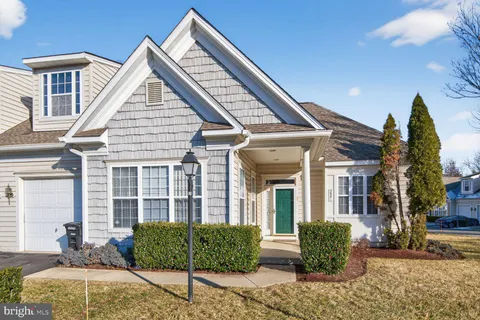 $385,000 | 2001 Upshire Court, Unit 67, Bowie, MD 20721