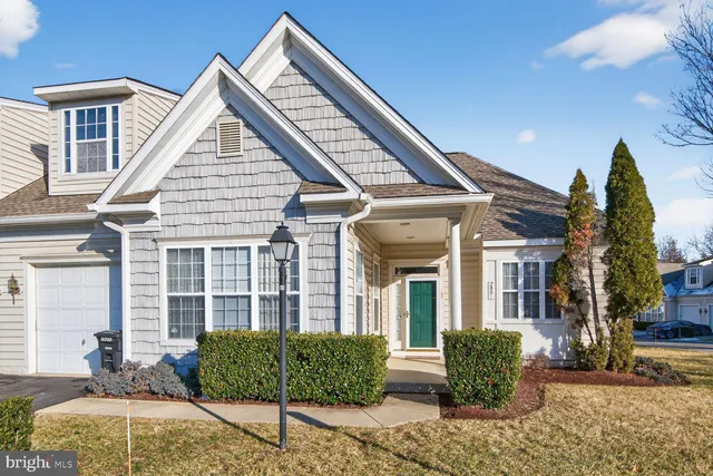 $385,000 | 2001 Upshire Court, Unit 67, Bowie, MD 20721