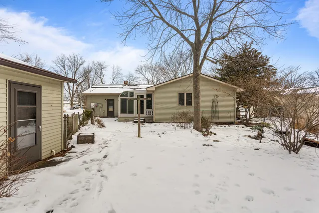 $199,000 | 513 North 4th Street, St. Joseph, IL 61873