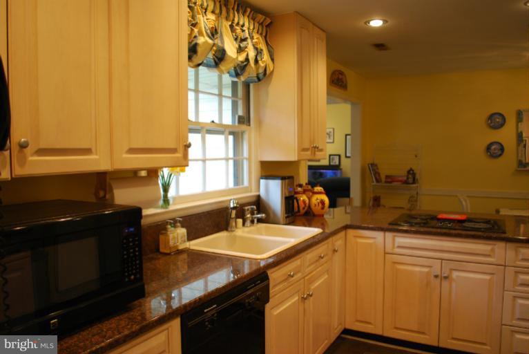 3642 Valley Road Ellicott City, MD 21042 - Photo 11 of 29 Kitchen