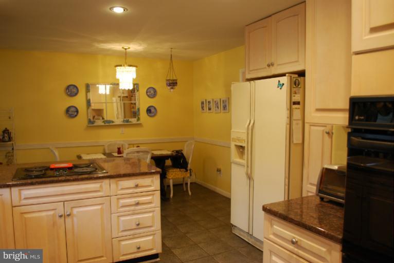 3642 Valley Road Ellicott City, MD 21042 - Photo 20 of 29 Kitchen