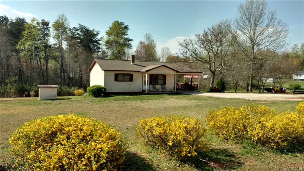 2960 Peniel Road Columbus, NC 28722 - Photo 3 of 4 a front view of house with yard