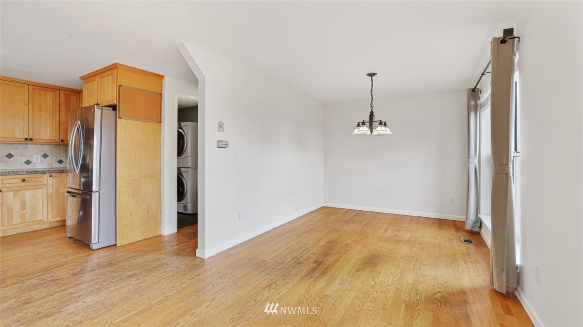 18636 East Spring Lake Drive Southeast Renton, WA 98058 - Photo 11 of 31 Gallery Image 11