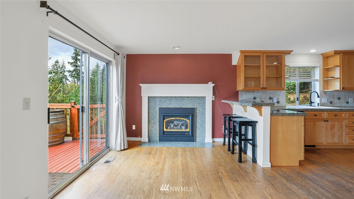 18636 East Spring Lake Drive Southeast Renton, WA 98058 - Photo 12 of 31 Gallery Image 12