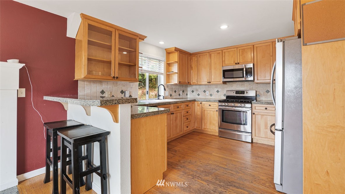 18636 East Spring Lake Drive Southeast Renton, WA 98058 - Photo 14 of 31 Gallery Image 14