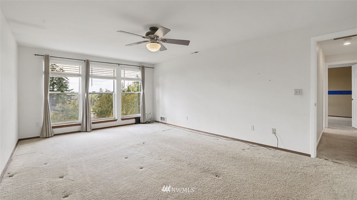 18636 East Spring Lake Drive Southeast Renton, WA 98058 - Photo 17 of 31 Gallery Image 17