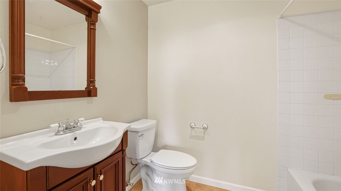 18636 East Spring Lake Drive Southeast Renton, WA 98058 - Photo 23 of 31 Gallery Image 23
