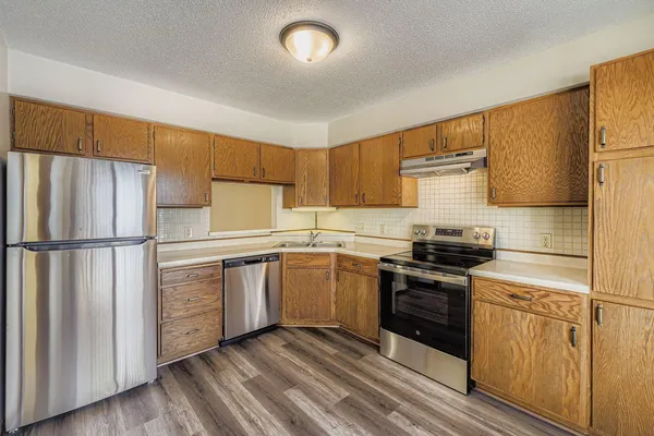 $149,900 | 20 94th Circle Northwest, Unit 203, Coon Rapids, MN 55448