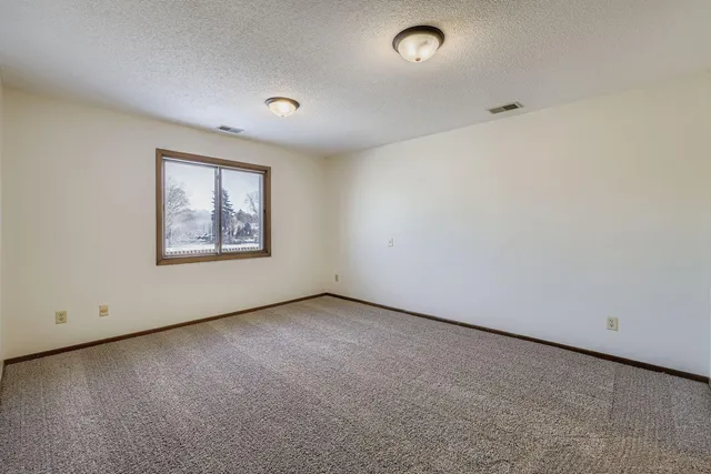 $169,900 | 20 94th Circle Northwest, Unit 203NW, Coon Rapids, MN 55448