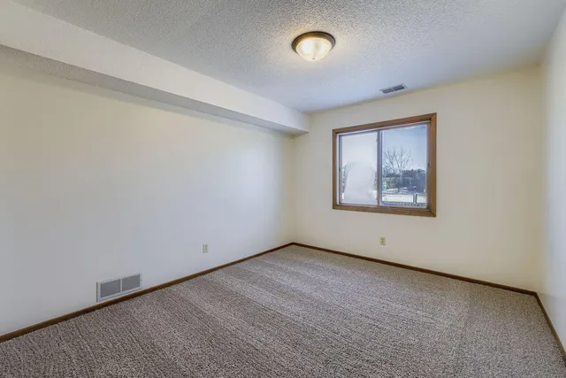 $169,900 | 20 94th Circle Northwest, Unit 203NW, Coon Rapids, MN 55448