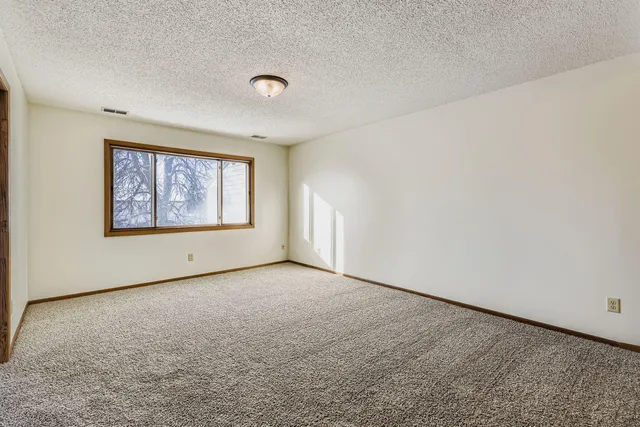 $169,900 | 20 94th Circle Northwest, Unit 203NW, Coon Rapids, MN 55448
