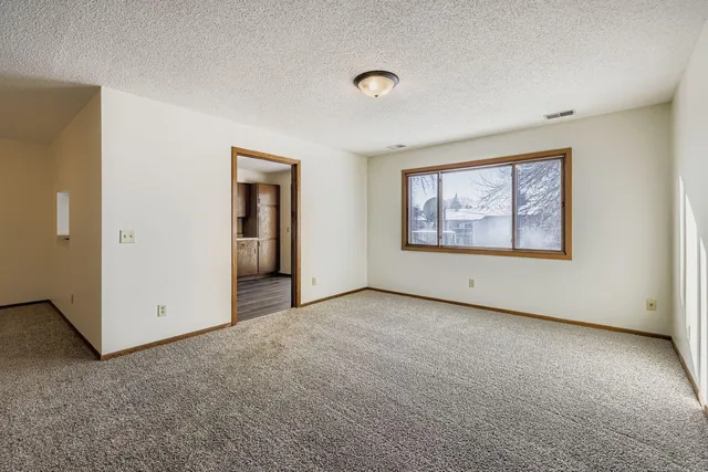 $169,900 | 20 94th Circle Northwest, Unit 203NW, Coon Rapids, MN 55448