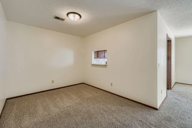 $169,900 | 20 94th Circle Northwest, Unit 203NW, Coon Rapids, MN 55448