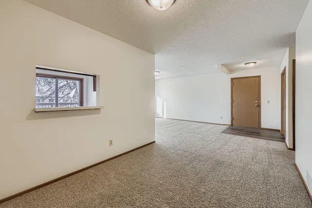 $169,900 | 20 94th Circle Northwest, Unit 203NW, Coon Rapids, MN 55448