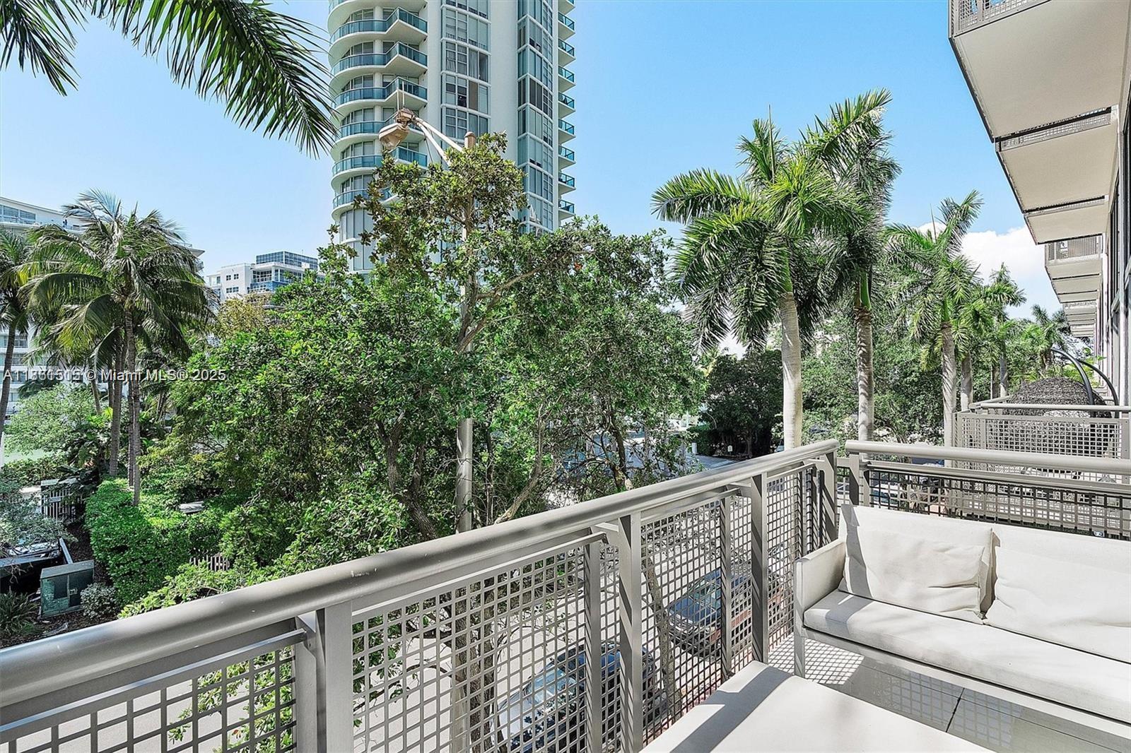 6000 Collins Avenue, Unit 326 Miami Beach, FL 33140 - Photo 11 of 28